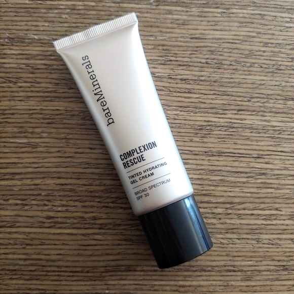 Complexion Rescue Tinted Moisturizer SPF 30 in "Suede" - Picture 3 of 6